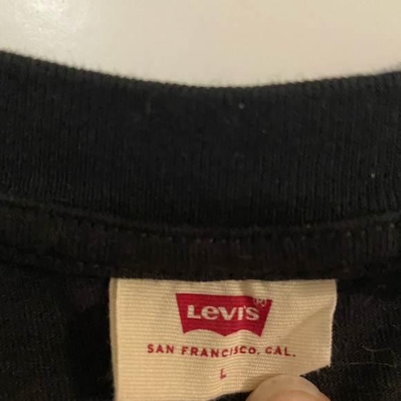 Levi’s cropped black tee - Picture 2 of 3